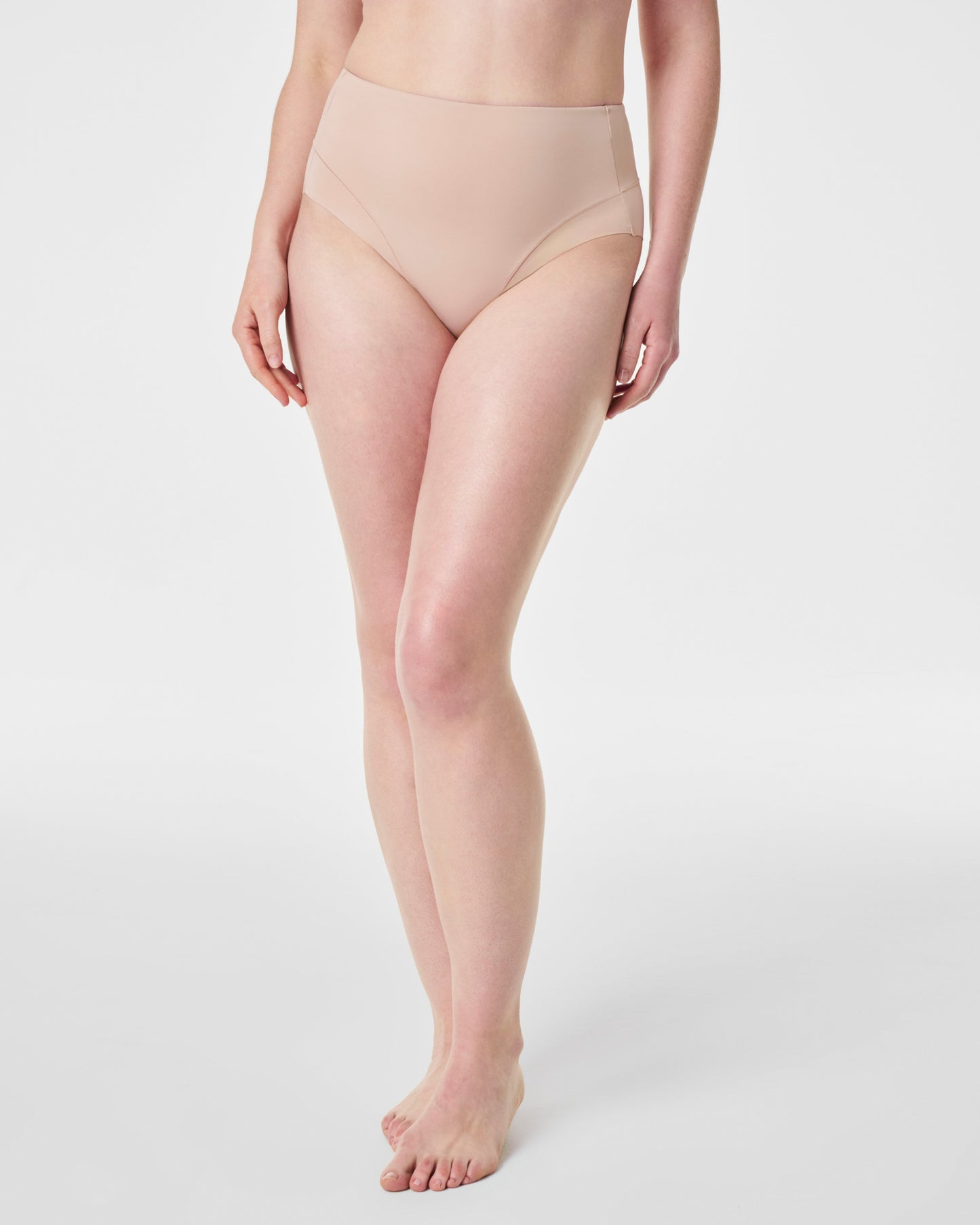 LUKUSAFIsupersmooth™ Contouring Hi-Leg Brief