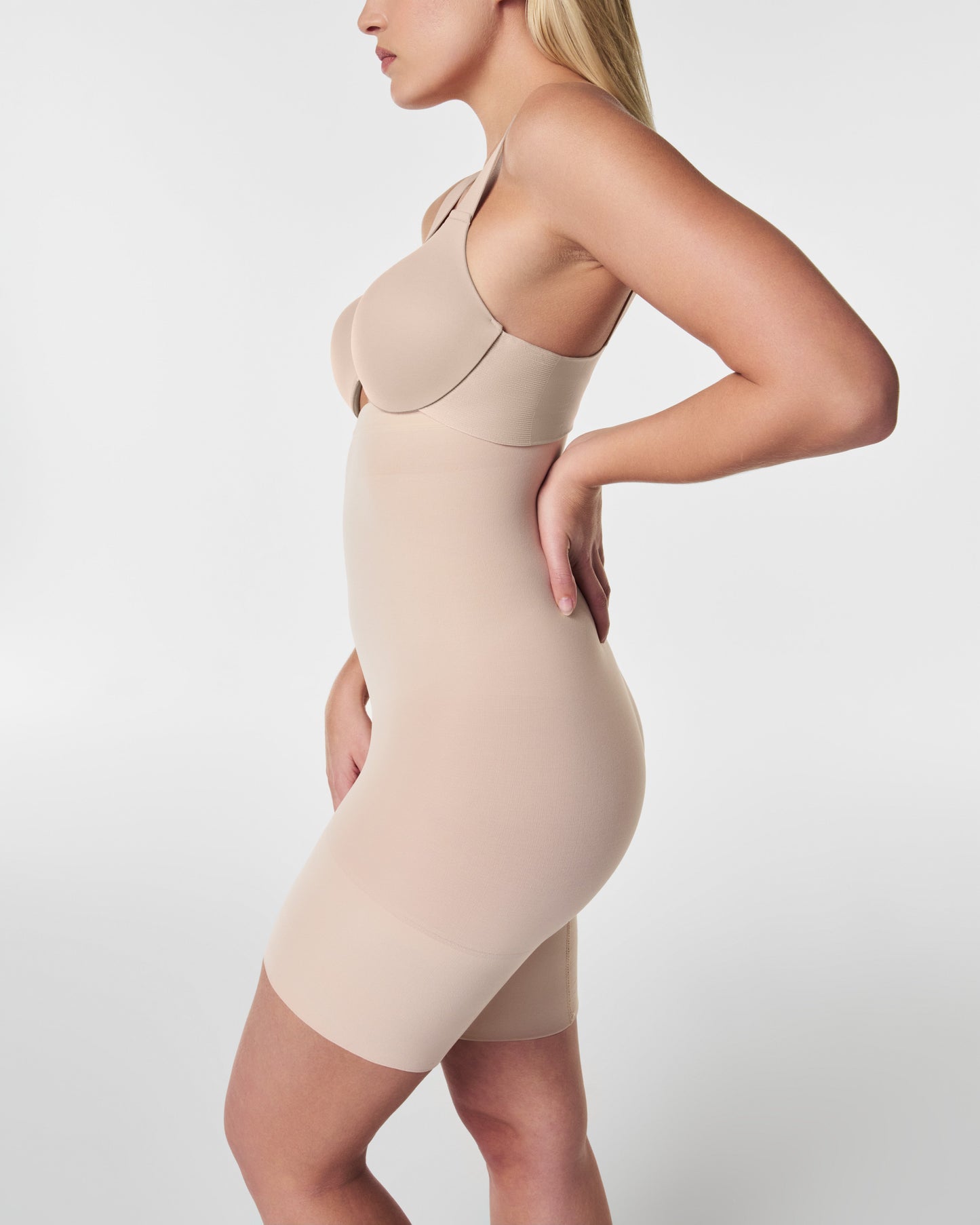 LUKUSAFIsculpt™ Seamless Power High-Waisted Mid-Thigh Short
