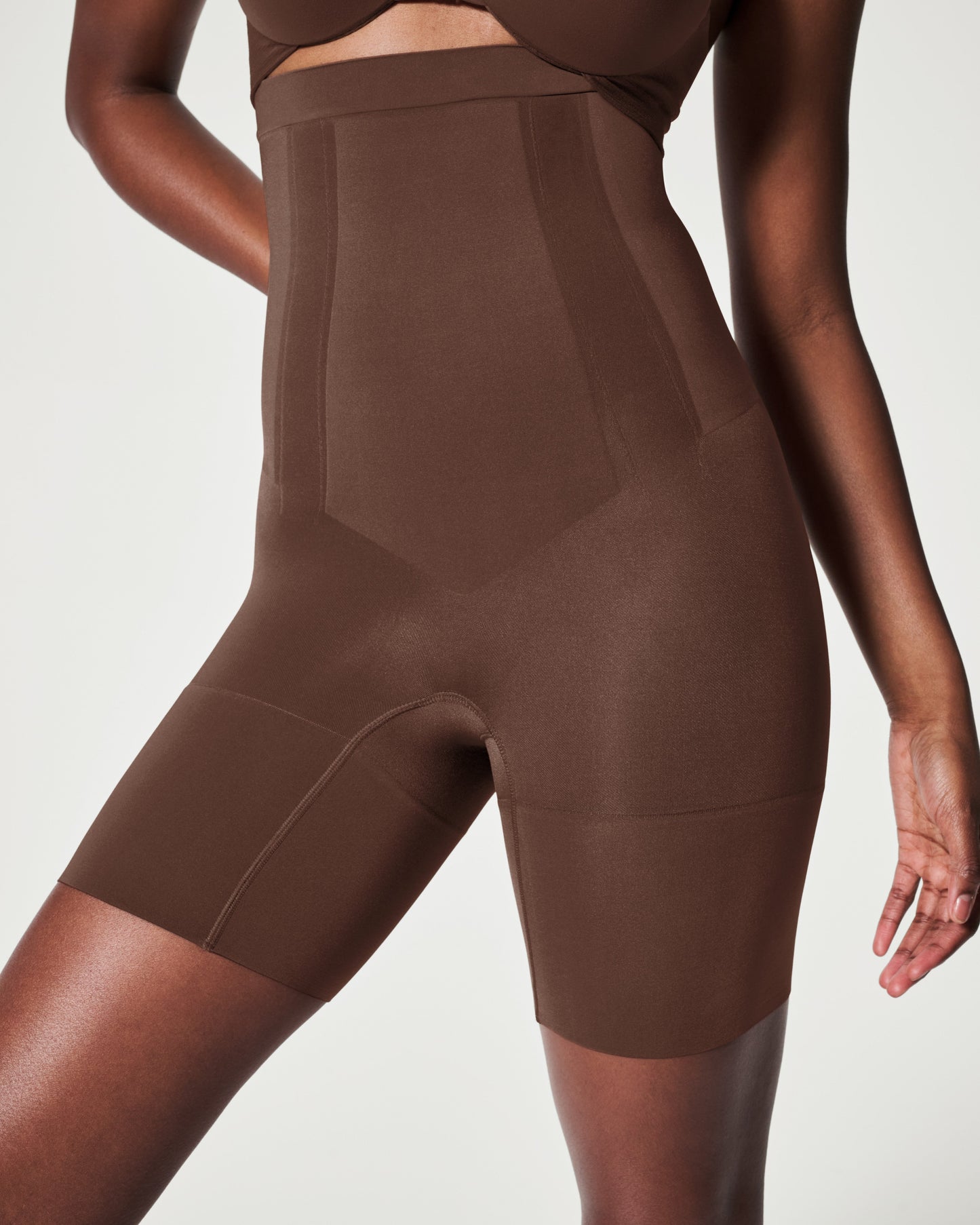 LUKUSAFIsculpt™ OnCore High-Waisted Mid-Thigh Short