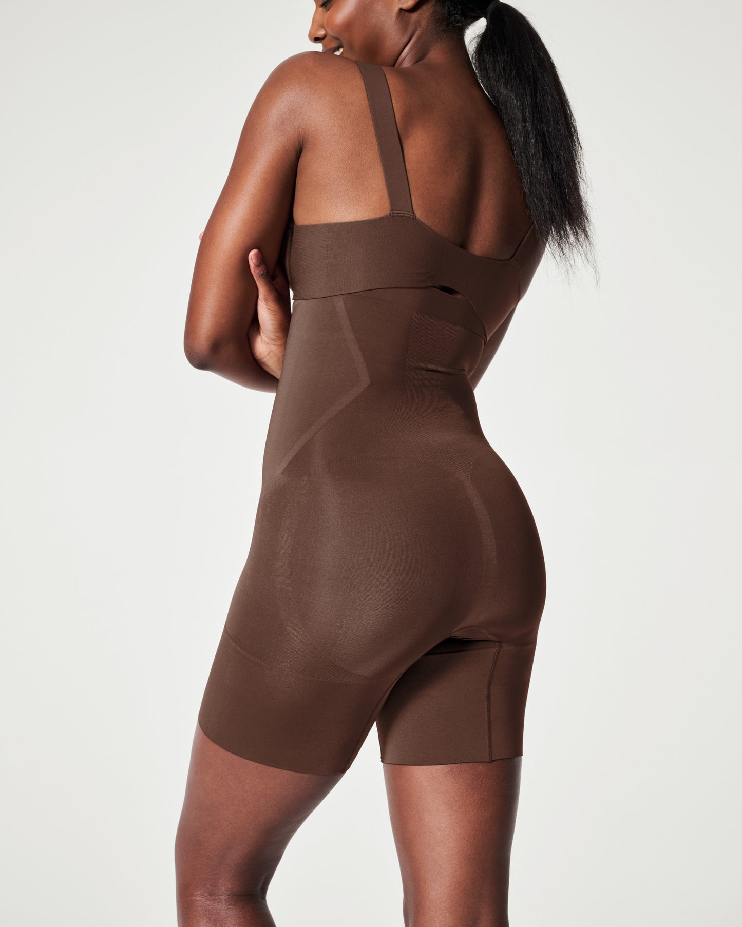 LUKUSAFIsculpt™ OnCore High-Waisted Mid-Thigh Short
