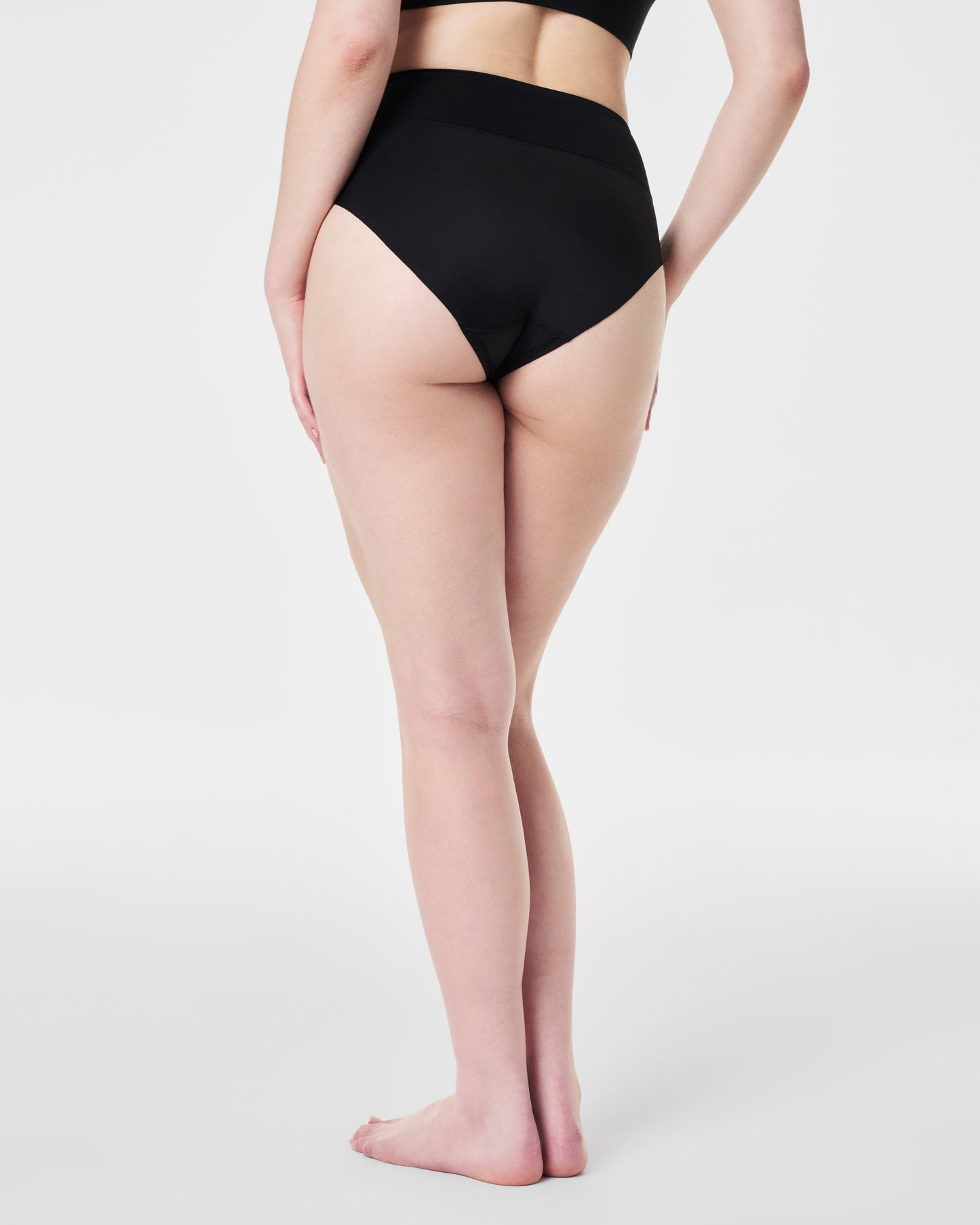 LUKUSAFIsupersmooth™ Contouring Hi-Leg Brief