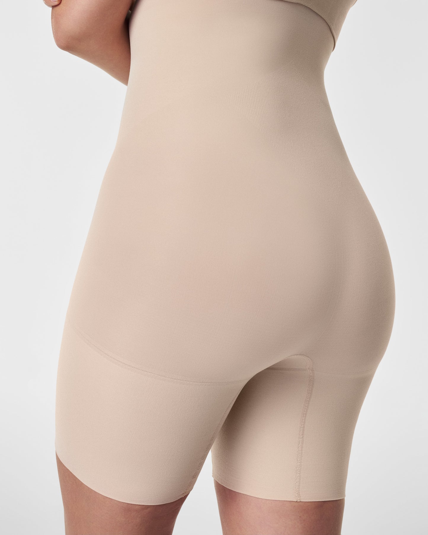 LUKUSAFIsculpt™ Seamless Power High-Waisted Mid-Thigh Short