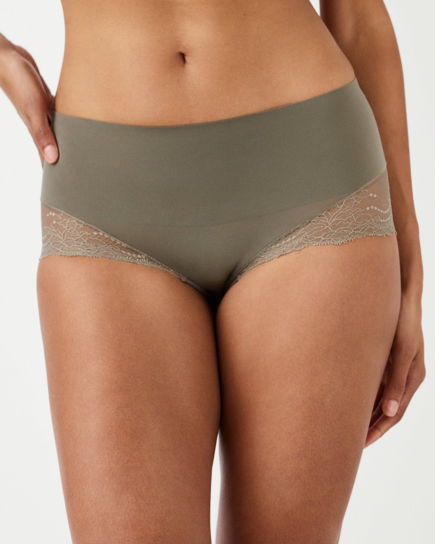 LUKUSAFIsupersmooth™ Undie-tectable® Lace Hi-Hipster