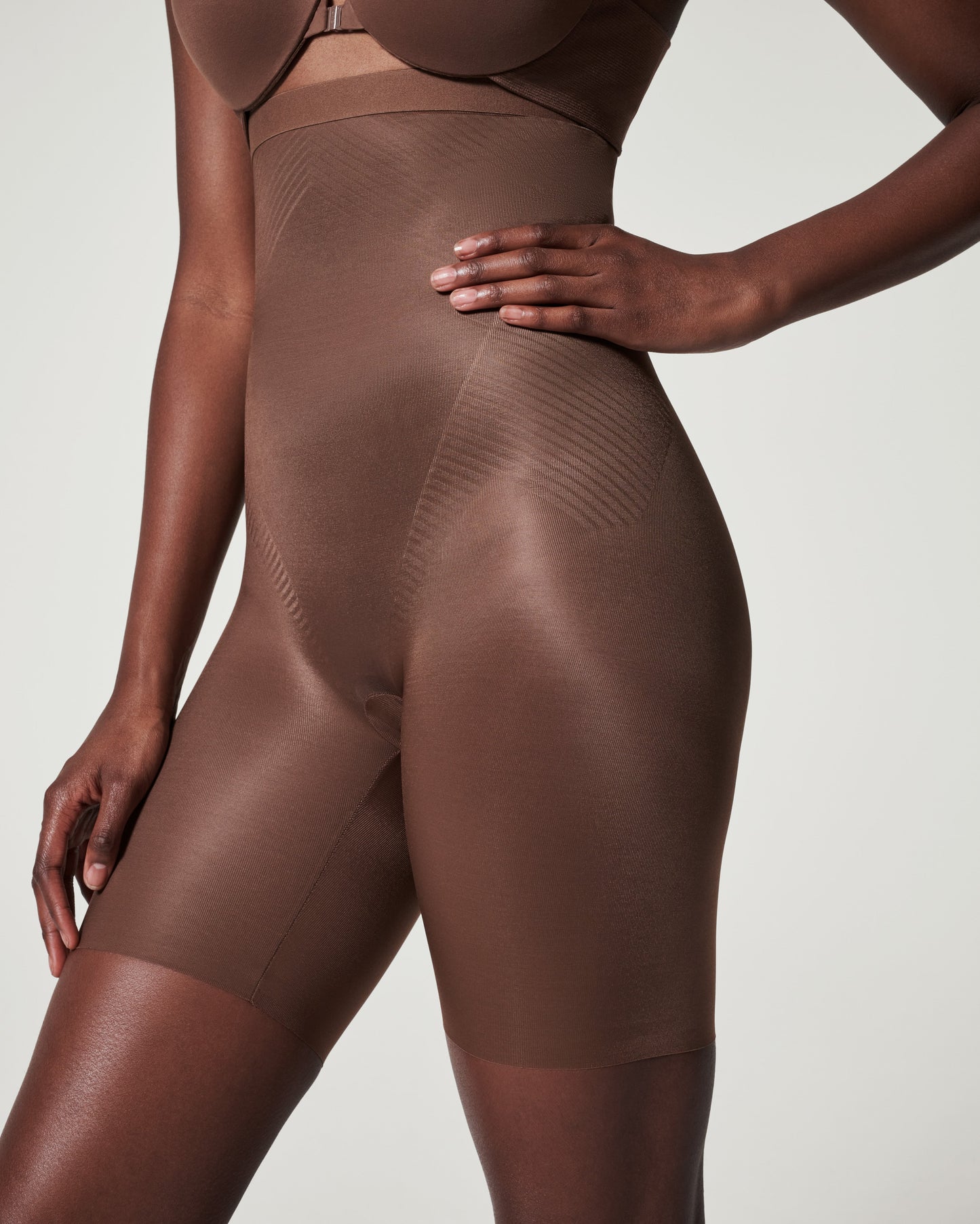 LUKUSAFIshape™ Invisible High-Waisted Mid-Thigh Short