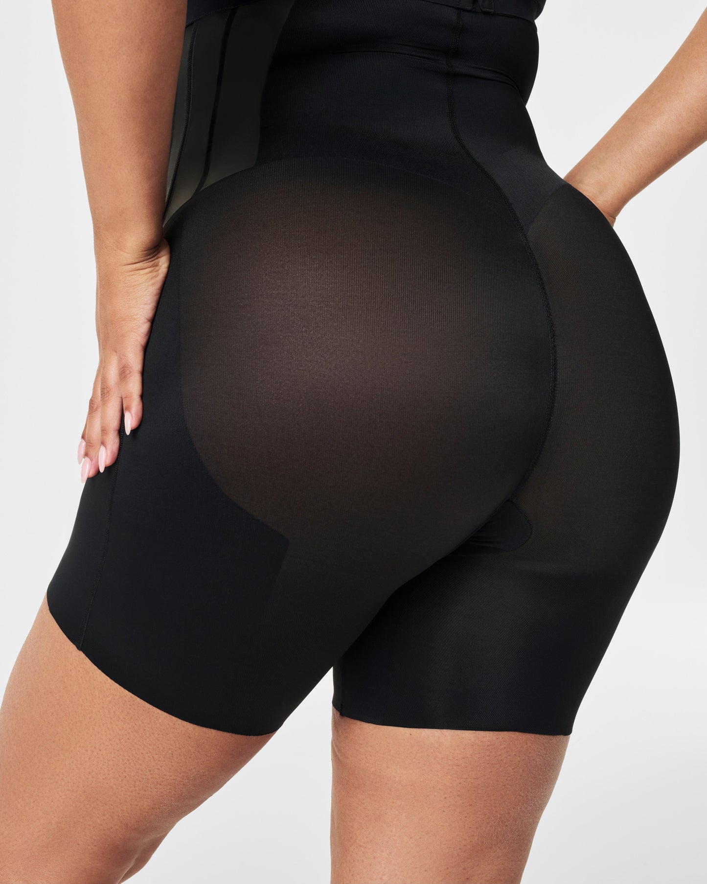 LUKUSAFIsupersculpt™ TotalContour High-Waisted Mid-Thigh Short