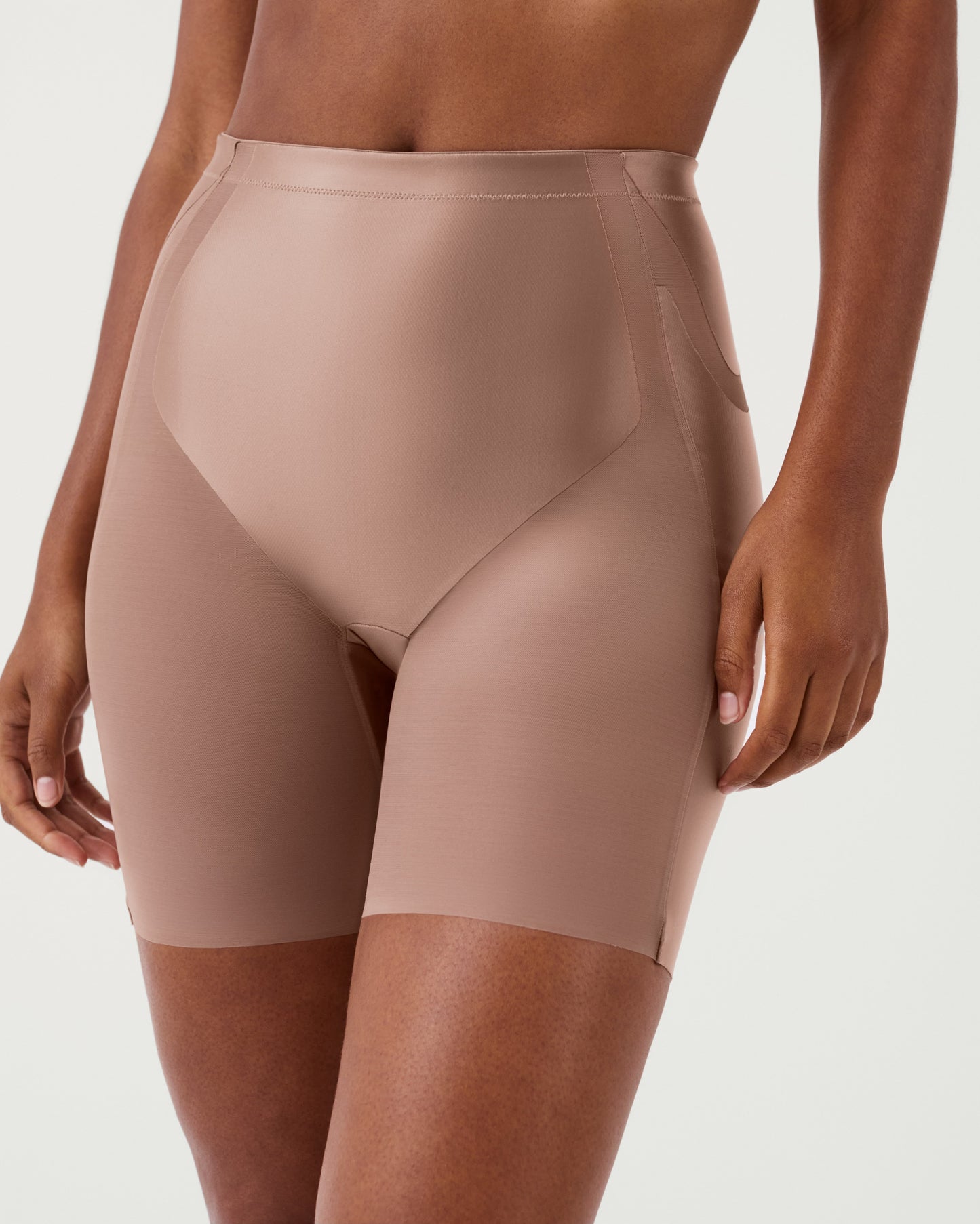 LUKUSAFIshape™ Booty-Lifting Mid-Thigh Short