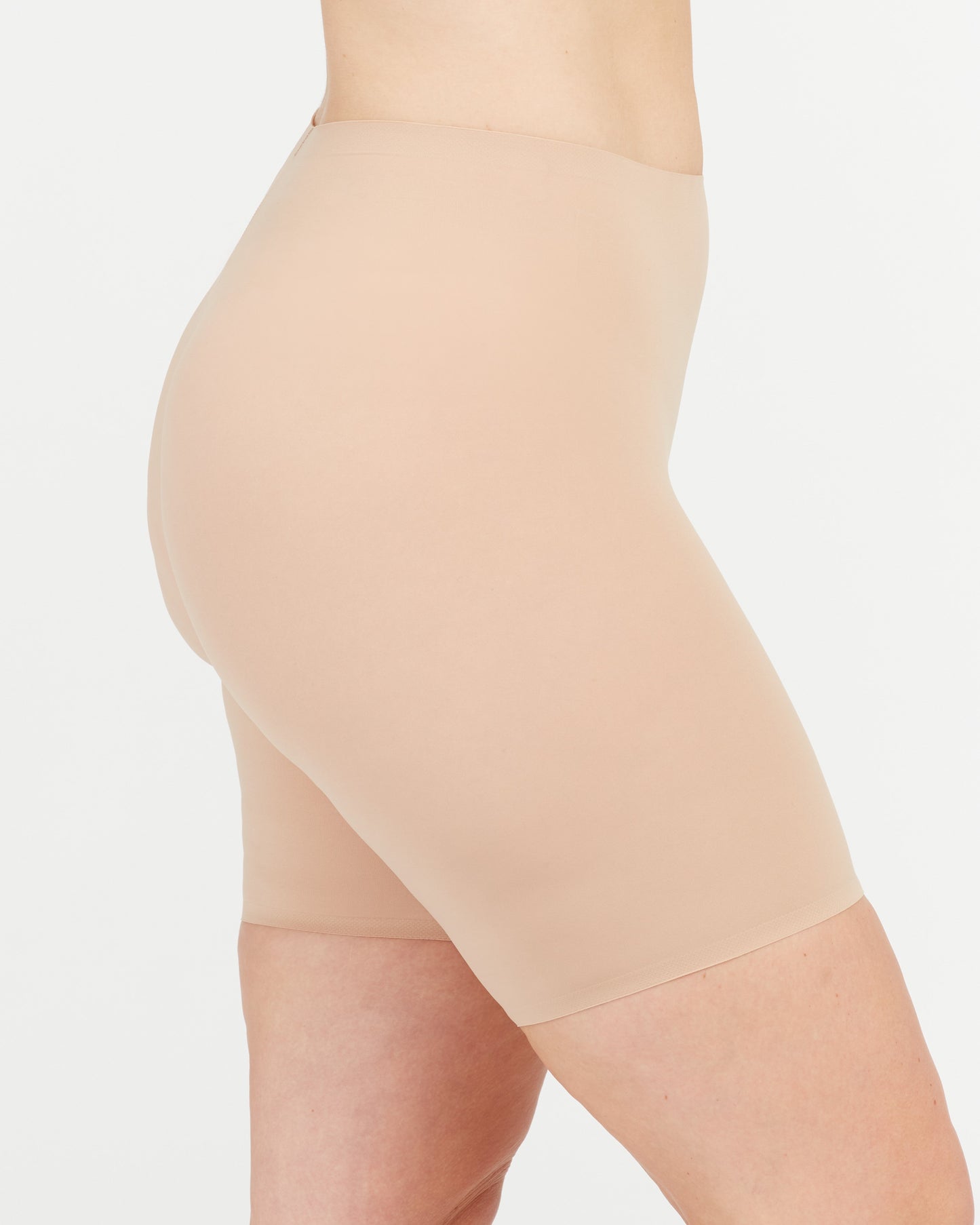 LUKUSAFIsupersmooth™ Fit-To-You Mid-Thigh Short
