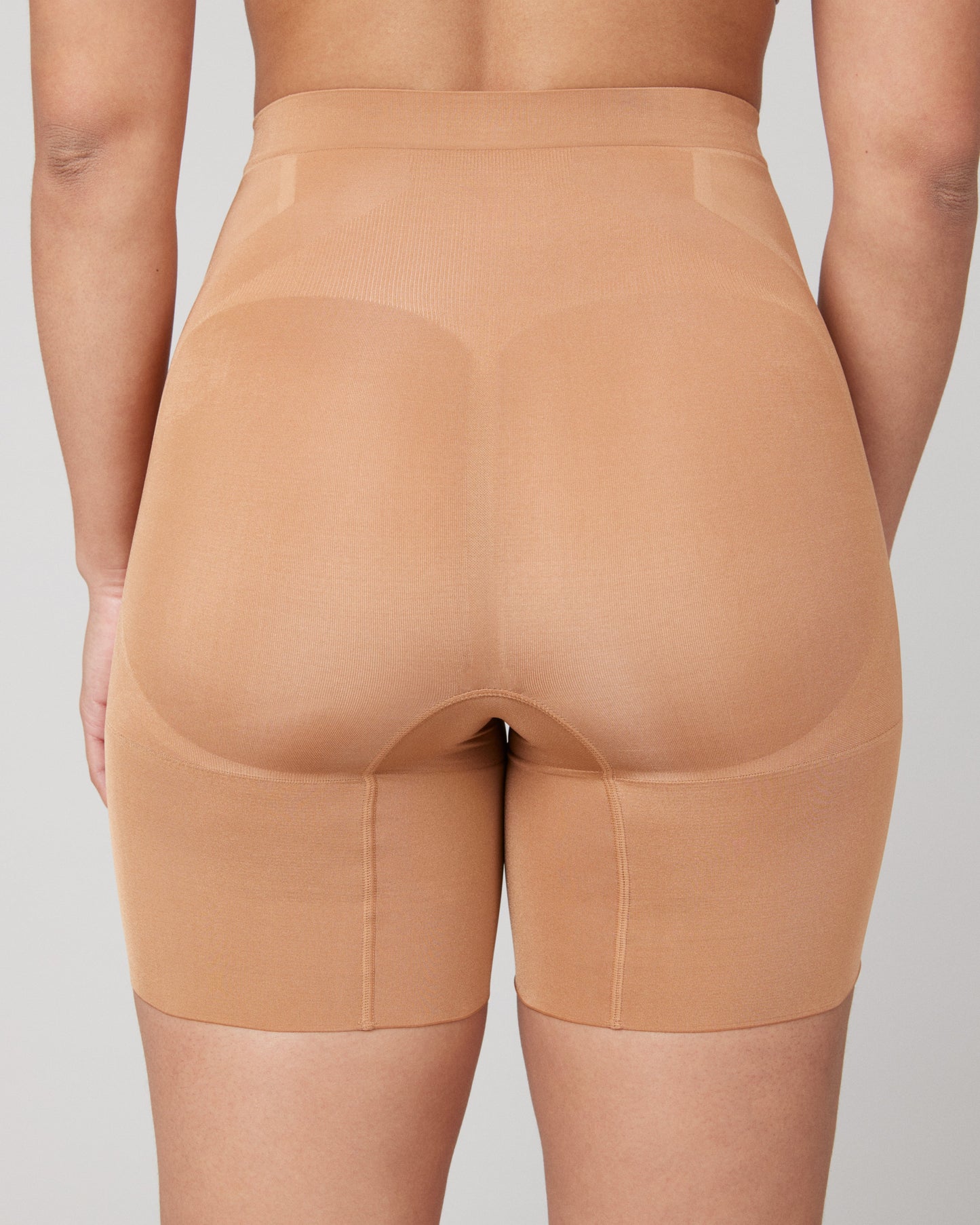LUKUSAFIsculpt™ OnCore Mid-Thigh Short