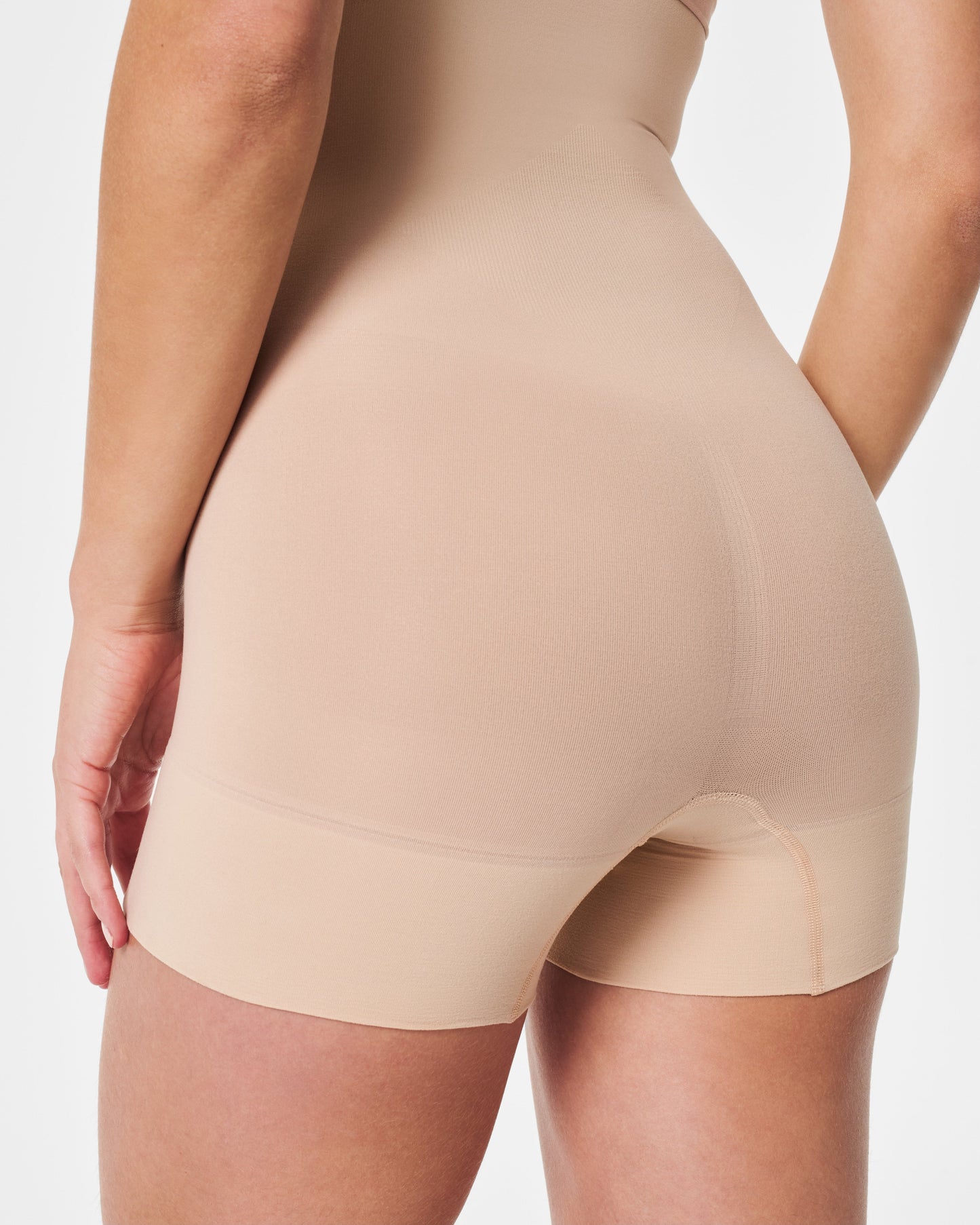 LUKUSAFIsculpt™ Seamless Power High-Waisted Shorty