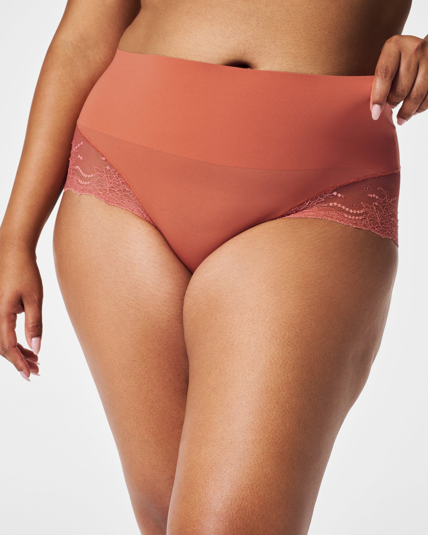 LUKUSAFIsupersmooth™ Undie-tectable® Lace Hi-Hipster