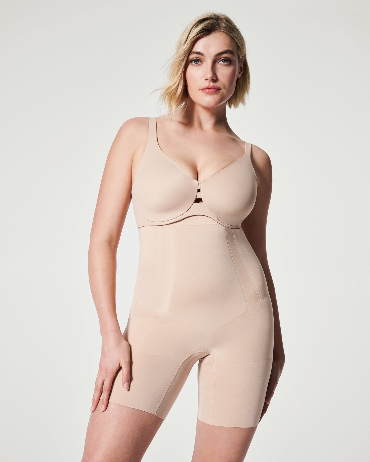LUKUSAFIsculpt™ OnCore High-Waisted Mid-Thigh Short