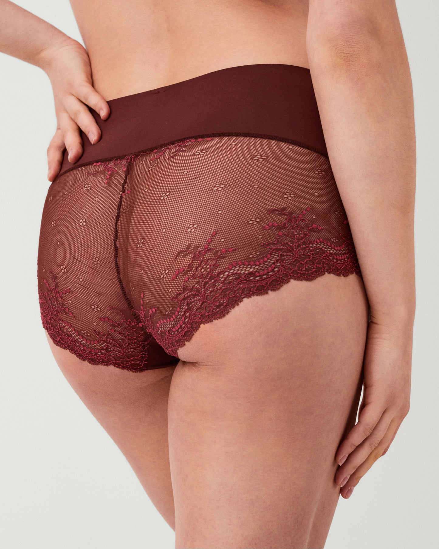 LUKUSAFIsupersmooth™ Undie-tectable® Lace Hi-Hipster