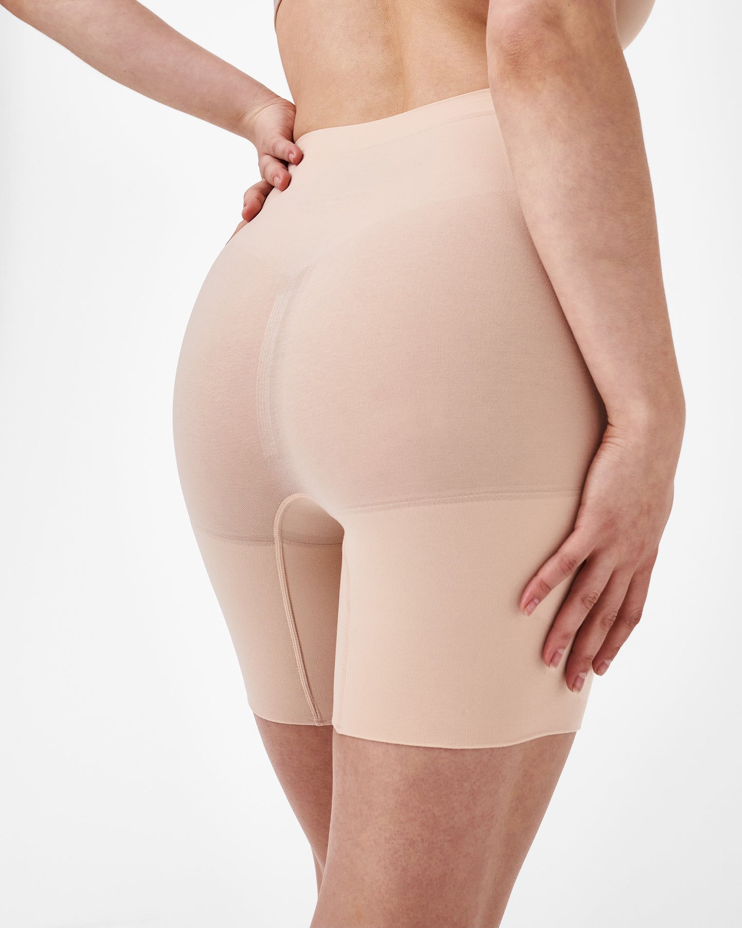 LUKUSAFIsculpt™ Seamless Power Mid-Thigh Short
