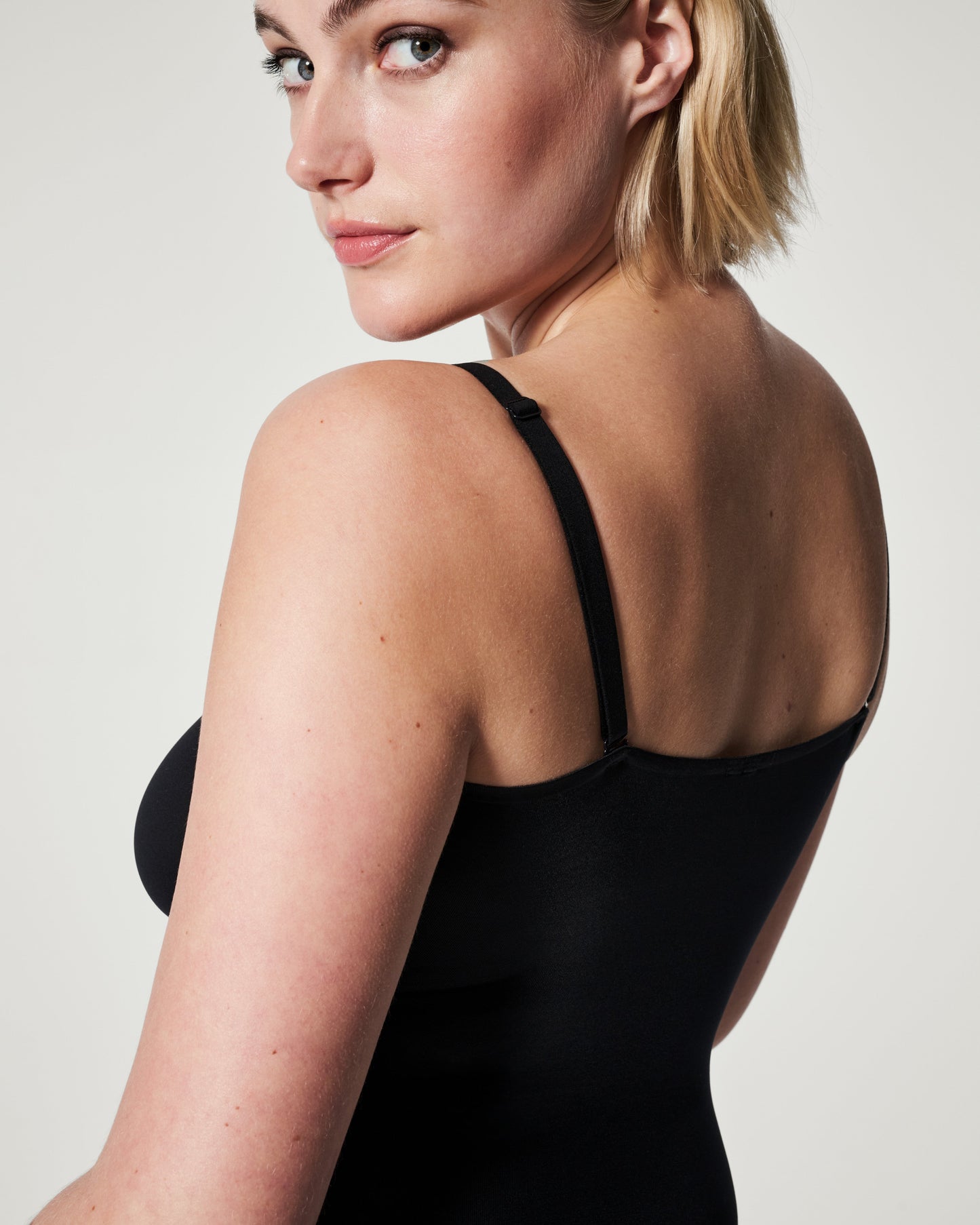 LUKUSAFIshape™ Invisible Cami