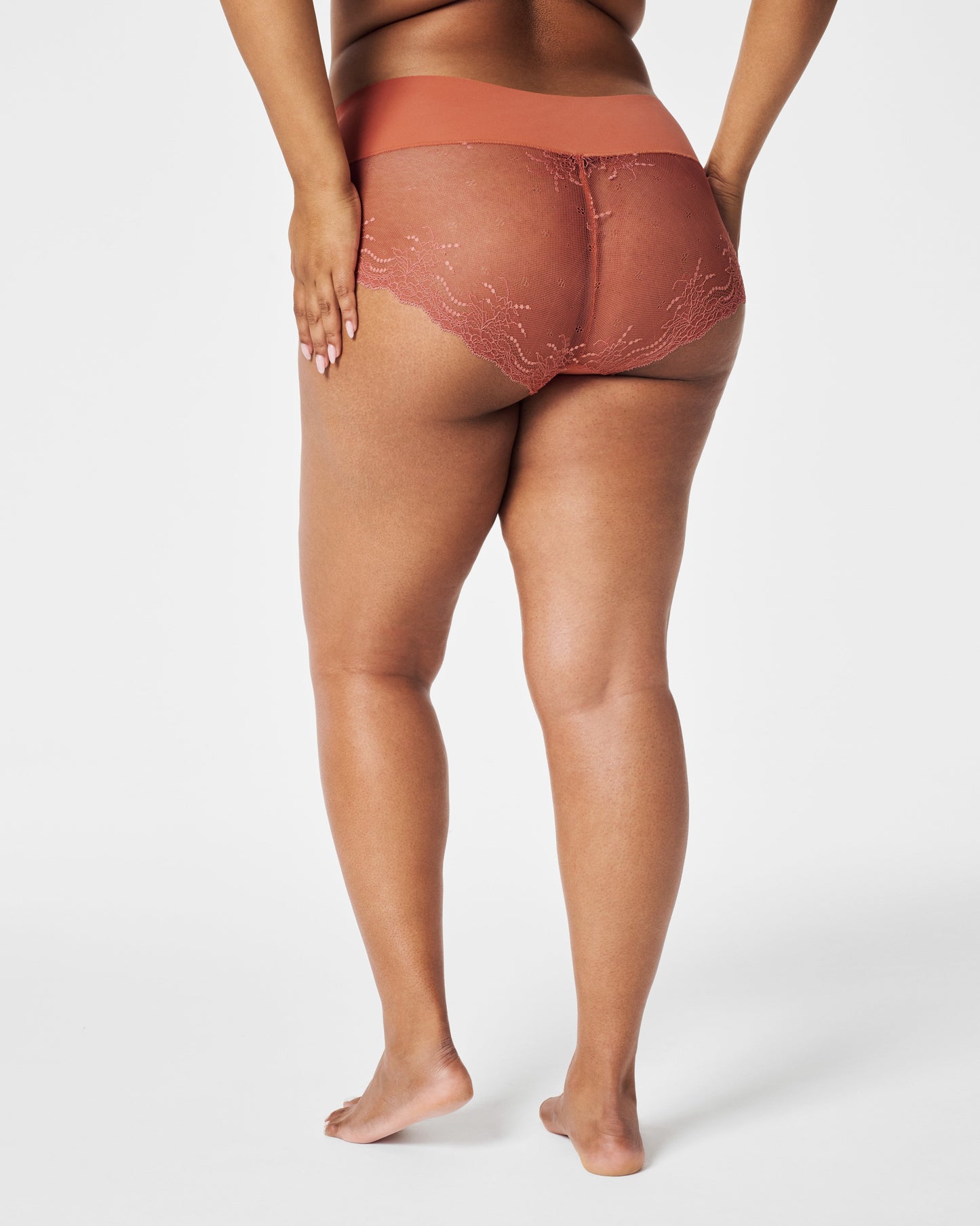 LUKUSAFIsupersmooth™ Undie-tectable® Lace Hi-Hipster