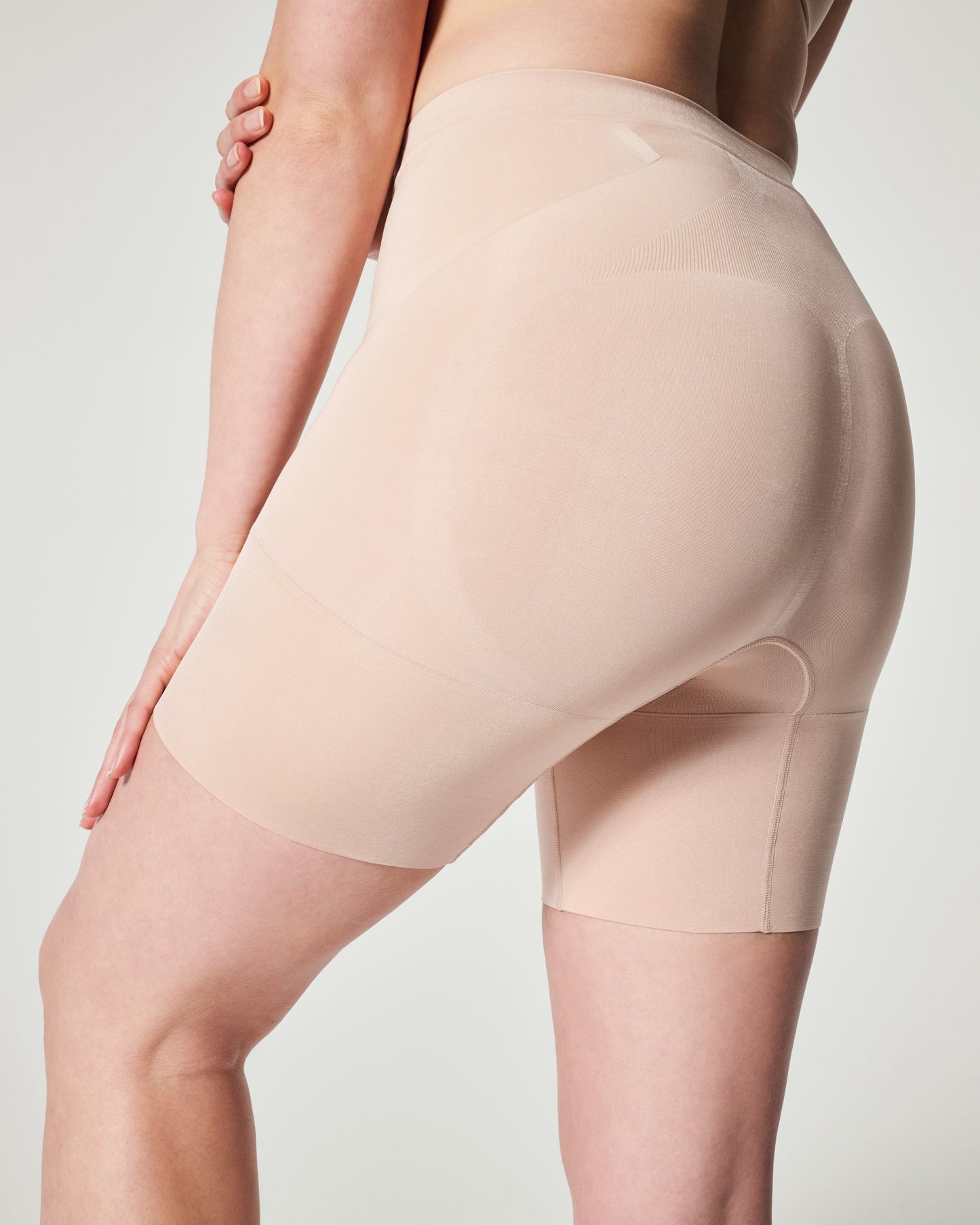 LUKUSAFIsculpt™ OnCore Mid-Thigh Short